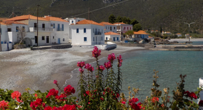 κυπαρίσσι Λακωνίας kentriki-1024x553