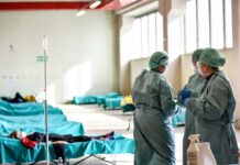 Κορωνοϊός: Τα κρούσματα ξεπέρασαν τα 25 εκατ. παγκοσμίως