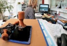 Το Δημόσιο και ο κοροναϊός Επιβεβλημένη η απόφαση για κλιμακωτό ωράριο και τηλεργασία