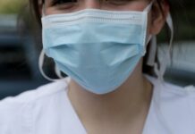 Οι ψευδοεπιστημονικοί ισχυρισμοί σχετικά με την αποτελεσματικότητα χρήσης μάσκας ενάντια στον SARS-CoV-2