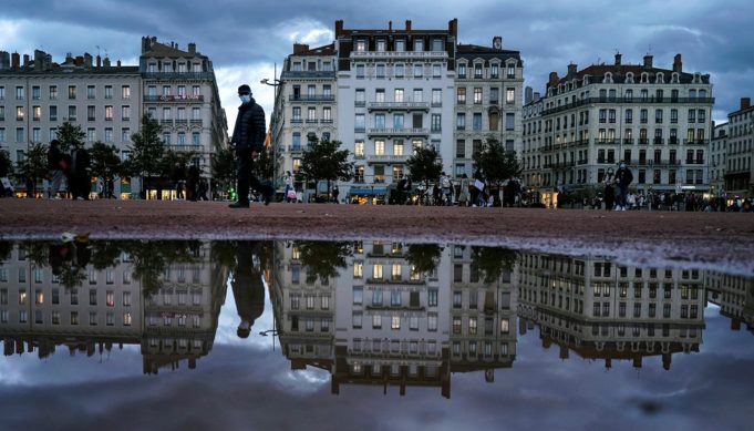 APTOPIX Virus Outbreak France
