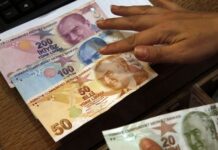 Τουρκία: Η κατρακύλα της λίρας μπλόκαρε το χρηματιστήριο