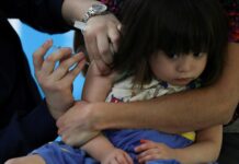 Γερμανία: Κλιμακώνεται η αντιπαράθεση για τον εμβολιασμό παιδιών και εφήβων