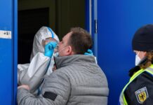 Γερμανία: «Κλειδί» για περισσότερες ελευθερίες τα rapid tests