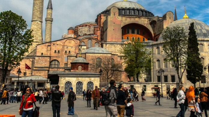 turkey_tourism_agia_sofia_shutterstock_521506498