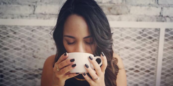 kafes-coffee-girl