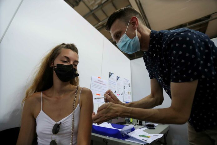 FRANCE-VACCINATION-scaled